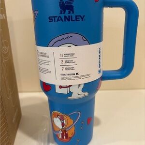 Stanley Peanuts Snoopy 
Blue Quencher Tumbler 40 oz